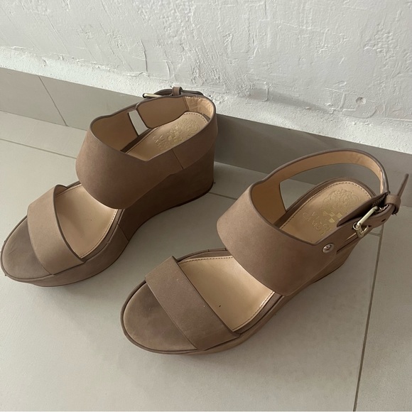 VINCE CAMUTO Platforms 🤎🤍 - Picture 5 of 5